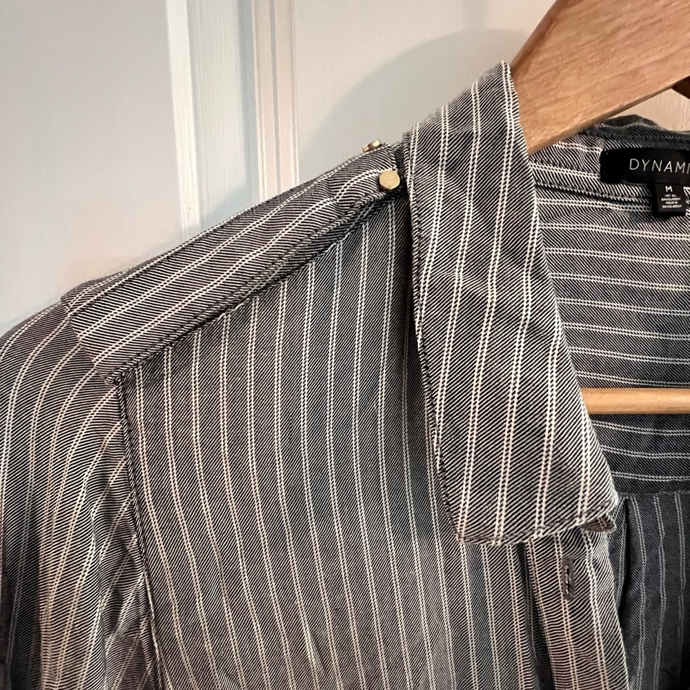 Dynamite Striped Button-down Blouse - Picture 3 of 4